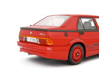 Alfa 75 1.8i Turbo Evoluzione 1987  rot Laudoracing 1:12 Resinemodell (Türen, Motorhaube... nicht zu öffnen!)